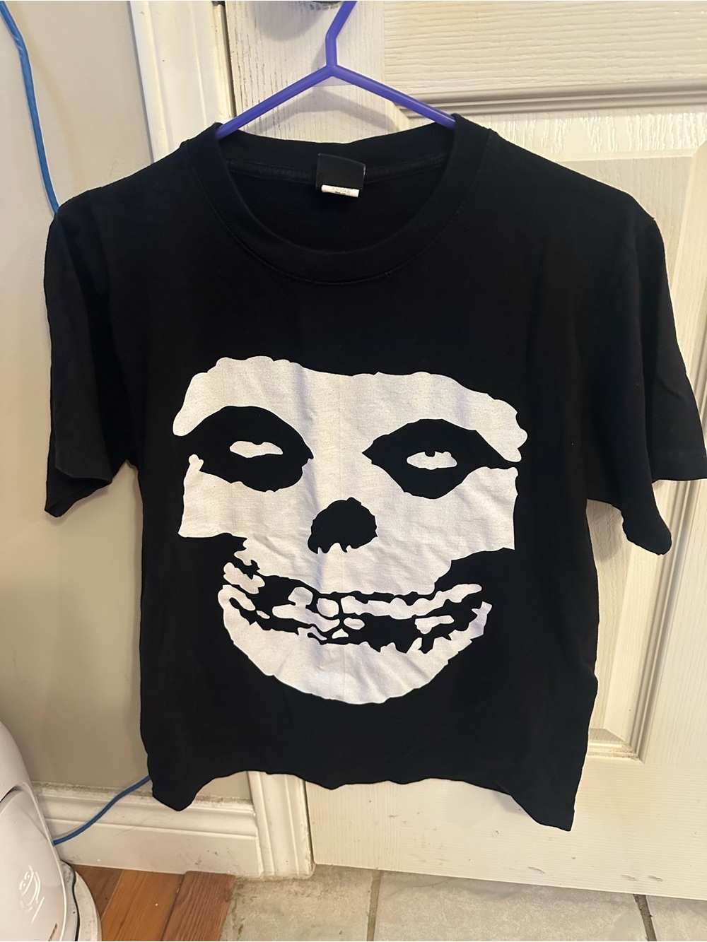 Women’s misfits shirt